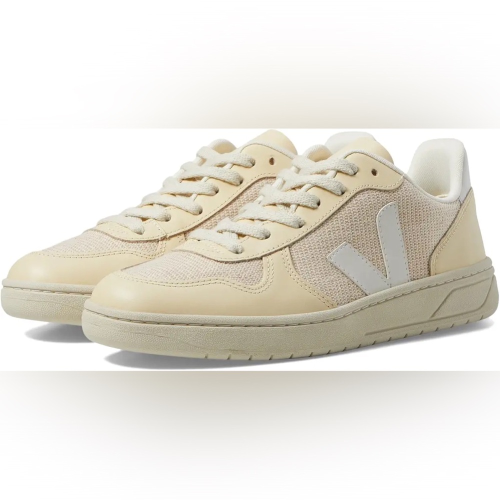 Veja V10 Cream Size 41 (Unisex)